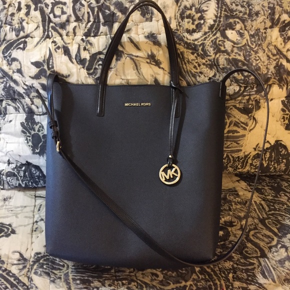 Michael Kors Handbags - Mint Condition!! Michael Kors Tote